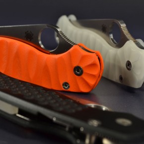 Spyderco Paramilitary 2 vs. G10, CF Micarta & Glow ACSpyderco Paramilitary 2 vs. G10, CF Micarta & Glow AC